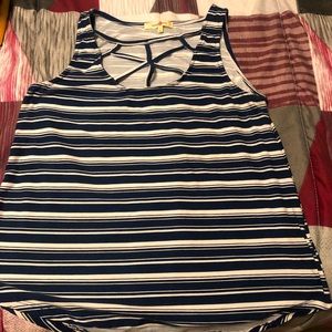 I’m selling a extremely comfy tank top.